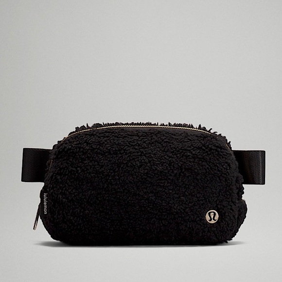 NEW Lululemon Everywhere Fleece Black Belt Bag - Picture 1 of 9